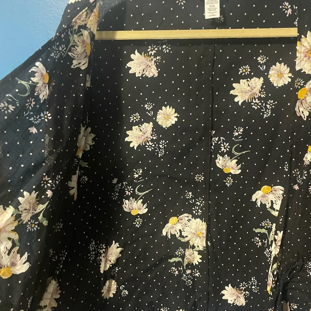 LC Lauren Conrad Black Floral Cover-Up Wrap - Picture 7 of 7